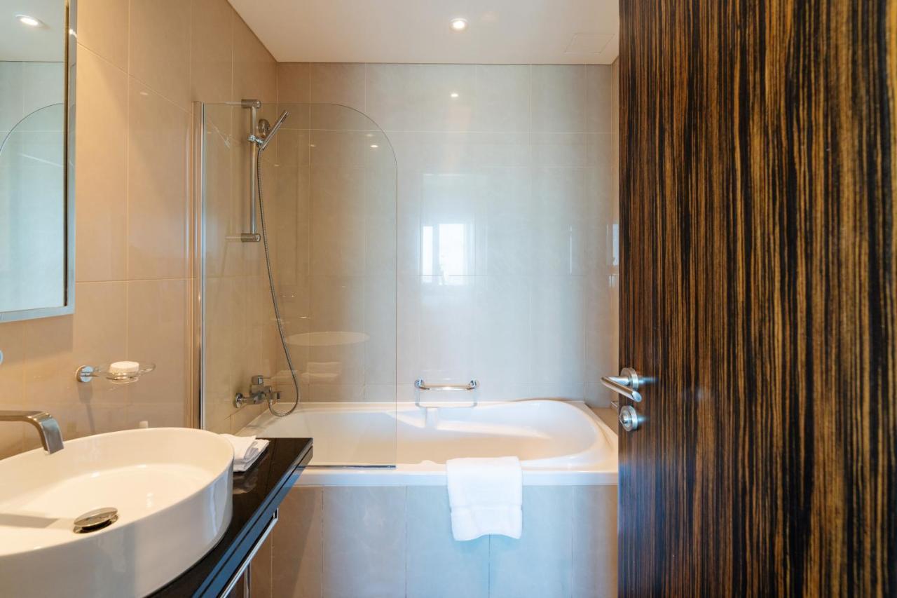 Royal Club By Rvhr, Bonnington Residential Tower - Jlt Apartment Dubai Exterior photo